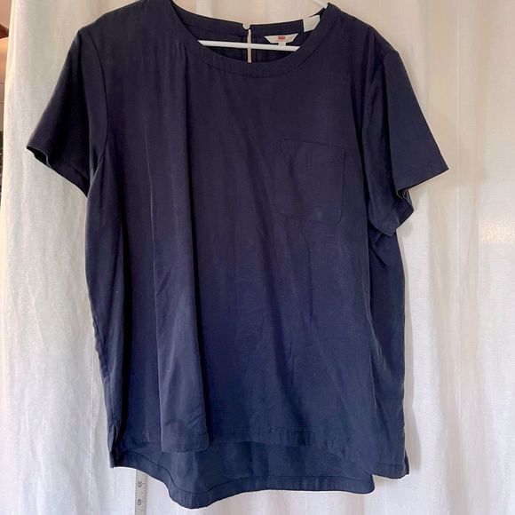 Levi’s Navy top, super soft - Picture 1 of 6